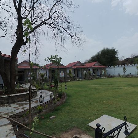 Keshav Resort Udaipur Eksteriør billede