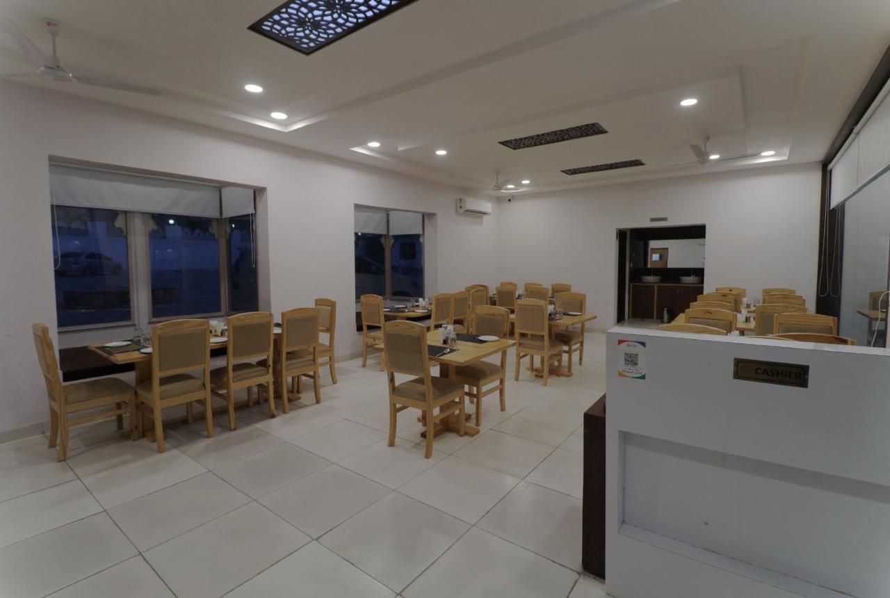 Keshav Resort Udaipur Eksteriør billede