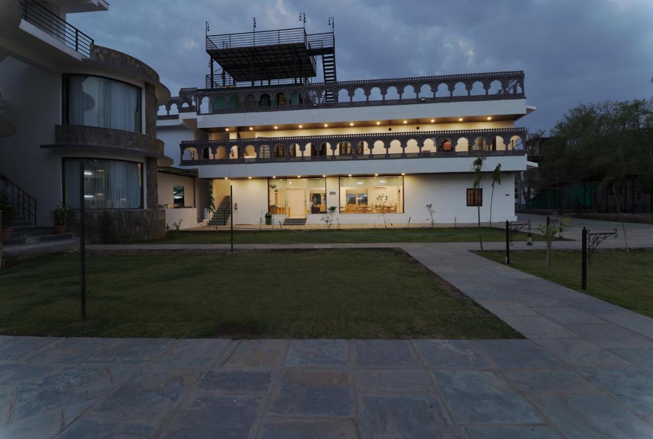 Keshav Resort Udaipur Eksteriør billede