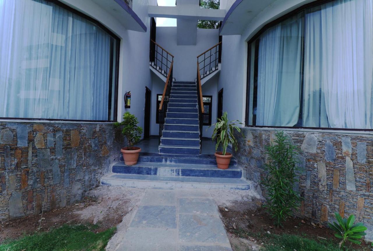 Keshav Resort Udaipur Eksteriør billede