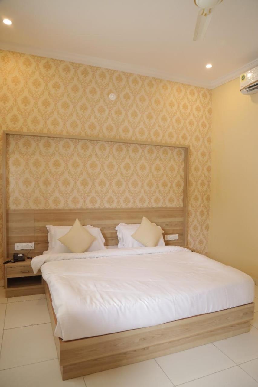 Keshav Resort Udaipur Eksteriør billede